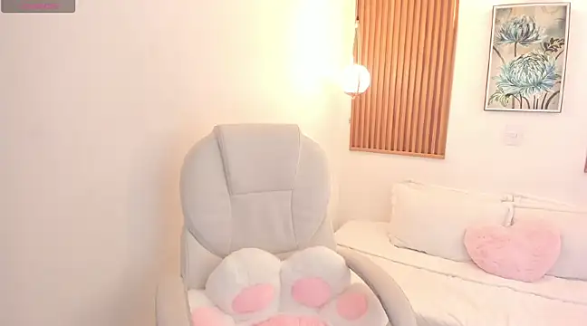 smallgiant27 online show from March 2025 07:59:01 AM