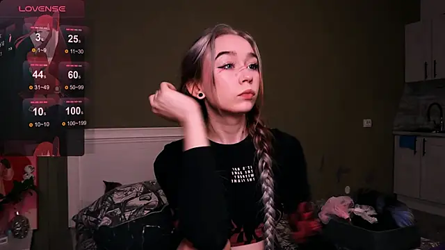 Snapshot of Kimiko__ chatting on October 2025 11:40:01 AM Kimiko online show from October 2025 11:40:01 AM