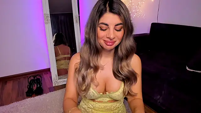 Snapshot of Queenofyouredreams chatting on April 2026 10:08:02 PM Queenofyouredreams online show from April 2026 10:08:02 PM