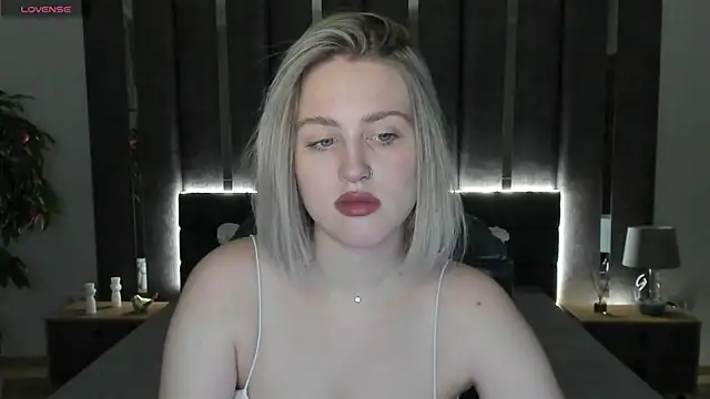 Snapshot of _Sarah_Soul_ chatting on December 2024 01:04:01 AM Sarah Soul online show from December 2024 01:04:01 AM