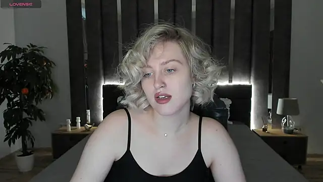 Snapshot of _Sarah_Soul_ chatting on December 2024 04:02:02 AM Sarah Soul online show from December 2024 04:02:02 AM