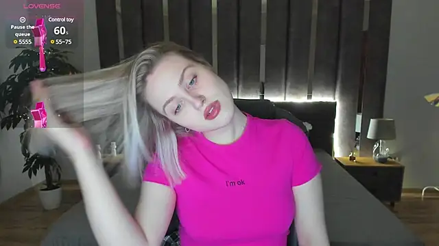 Snapshot of _Sarah_Soul_ chatting on December 2024 01:01:02 AM Sarah Soul online show from December 2024 01:01:02 AM