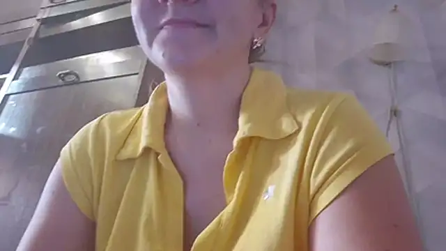 Snapshot of EstrellaWalters chatting on November 2025 06:25:01 AM EstrellaWalters online show from November 2025 06:25:01 AM