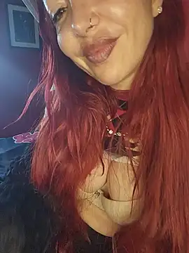 Snapshot of Carolina_red chatting on May 2026 04:04:02 PM Carolina red online show from May 2026 04:04:02 PM