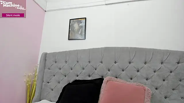 Snapshot of Valesskahall chatting on October 2025 12:17:02 PM Valesskahall online show from October 2025 12:17:02 PM