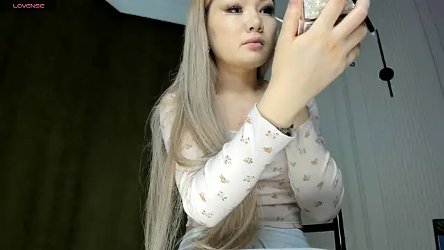 Snapshot of Xiao_Mei_ chatting on February 2025 12:21:02 AM Xiao Mei online show from February 2025 12:21:02 AM