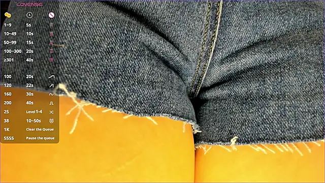 Snapshot of Xiao_Mei_ chatting on October 2025 03:43:01 AM Xiao Mei online show from October 2025 03:43:01 AM