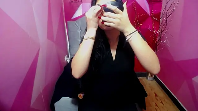 EMMA COLINSS online show from December 2024 12:49:02 PM