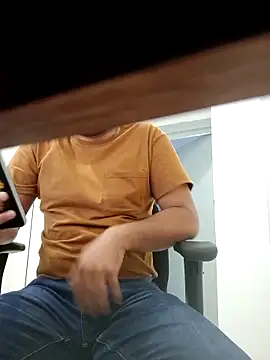 Snapshot of friendsloversex chatting on November 2025 04:33:01 PM friendsloversex online show from November 2025 04:33:01 PM