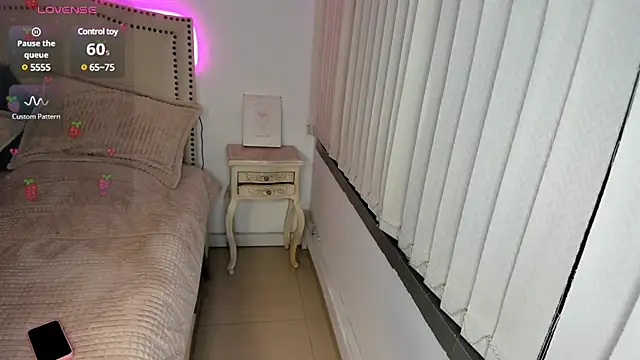 Snapshot of Emilly_Rivera chatting on January 2025 10:22:02 AM Emilly Rivera online show from January 2025 10:22:02 AM