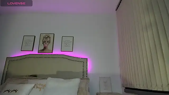 Snapshot of Emilly_Rivera chatting on March 2025 10:36:02 AM Emilly Rivera online show from March 2025 10:36:02 AM