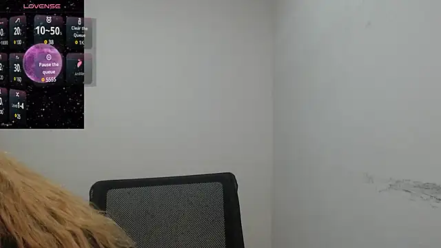 Snapshot of FENIX_LUXURY chatting on December 2024 01:15:02 AM FENIX LUXURY online show from December 2024 01:15:02 AM