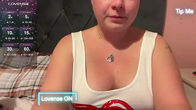 NaughtyWifeUK online show from December 2024 09:34:02 PM