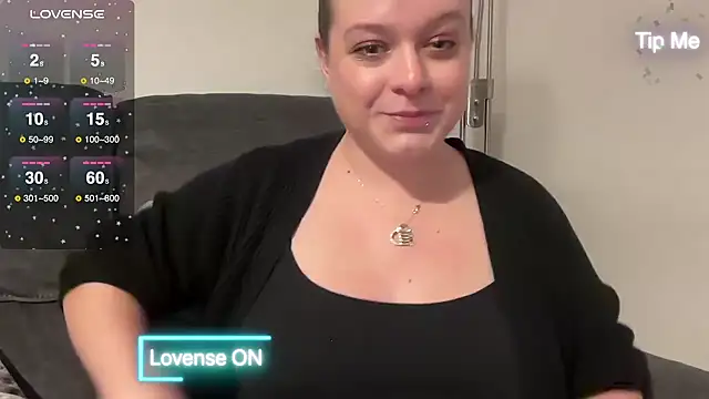 NaughtyWifeUK online show from December 2024 10:22:01 PM