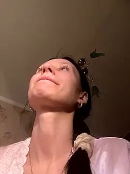 Snapshot of Starry_Siren chatting on December 2025 03:21:02 PM Starry Siren online show from December 2025 03:21:02 PM