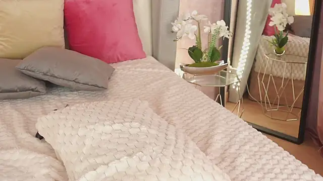 ViolettMoon1 online show from January 2025 06:56:02 AM