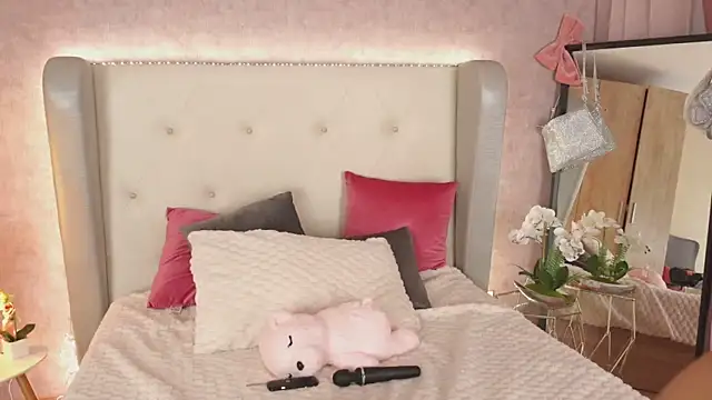 ViolettMoon1 online show from February 2025 05:12:01 AM