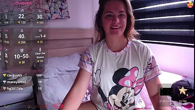 Snapshot of ParisW chatting on September 2025 01:24:02 PM ParisW online show from September 2025 01:24:02 PM