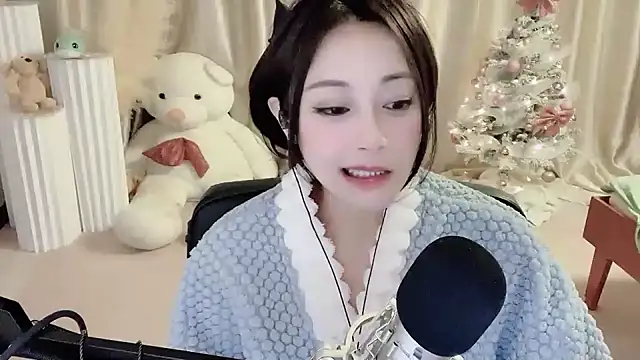 Snapshot of Daisy-77 chatting on December 2024 09:52:01 PM Daisy-77 online show from December 2024 09:52:01 PM