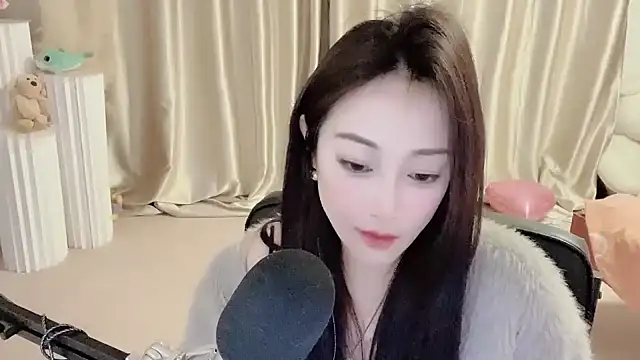 Snapshot of Daisy-77 chatting on January 2025 08:10:02 PM Daisy-77 online show from January 2025 08:10:02 PM