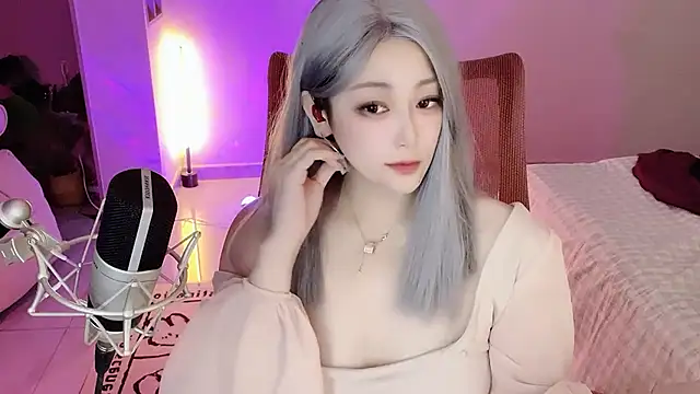 Daisy-77 online show from October 2025 10:35:01 AM