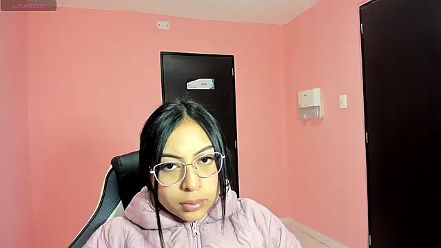 Snapshot of AlanaPetterson chatting on December 2024 12:34:01 PM AlanaPetterson online show from December 2024 12:34:01 PM