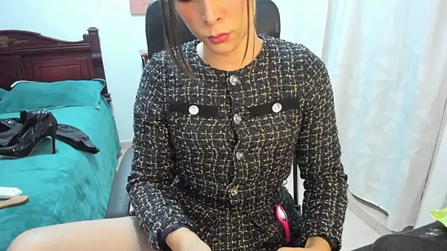 Snapshot of misstresbigcockts chatting on November 2025 11:10:02 AM misstresbigcockts online show from November 2025 11:10:02 AM