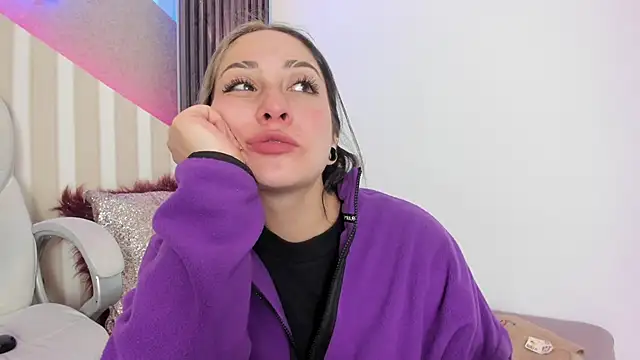 emily layton online show from October 2025 01:39:02 PM