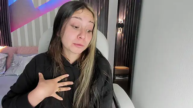 emily layton online show from October 2025 03:35:02 PM