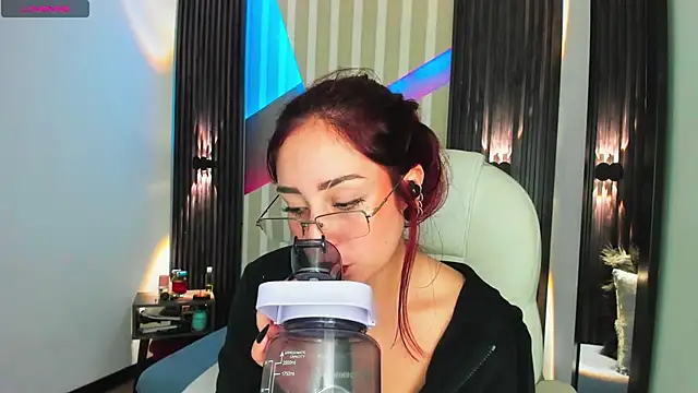 emily layton online show from December 2025 02:45:02 PM