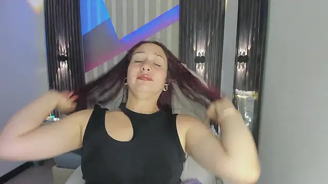 emily layton online show from February 2026 12:20:01 AM