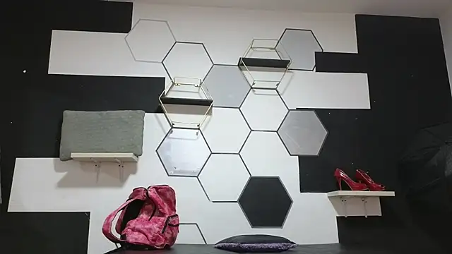 alondrabigtits online show from September 2025 11:09:01 AM