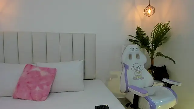 Snapshot of Ada_Monroe10 chatting on February 2025 12:59:01 PM Ada Monroe10 online show from February 2025 12:59:01 PM