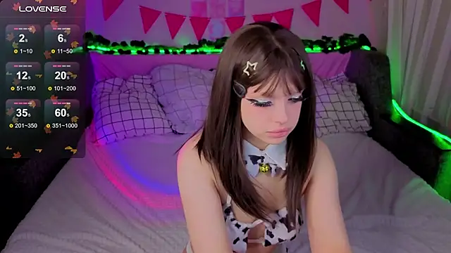 Snapshot of MonikaMayson chatting on November 2025 05:40:02 AM MonikaMayson online show from November 2025 05:40:02 AM