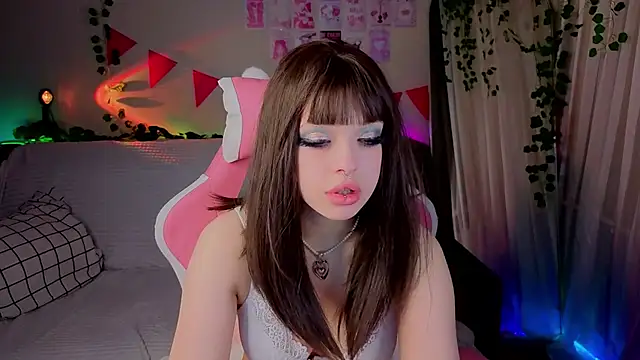 Snapshot of MonikaMayson chatting on December 2025 01:53:01 PM MonikaMayson online show from December 2025 01:53:01 PM