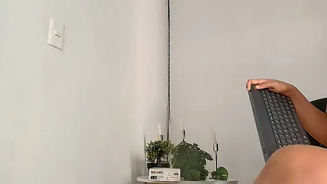 Snapshot of Alba_Olimpo chatting on February 2026 05:11:01 PM Alba Olimpo online show from February 2026 05:11:01 PM