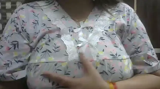 Snapshot of bhabhi_jaan11 chatting on March 2025 08:18:02 PM bhabhi jaan11 online show from March 2025 08:18:02 PM