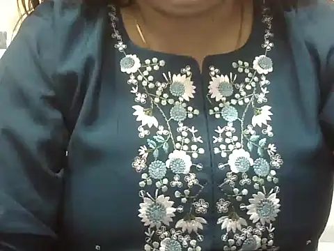 Snapshot of bhabhi_jaan11 chatting on October 2025 06:04:01 PM bhabhi jaan11 online show from October 2025 06:04:01 PM