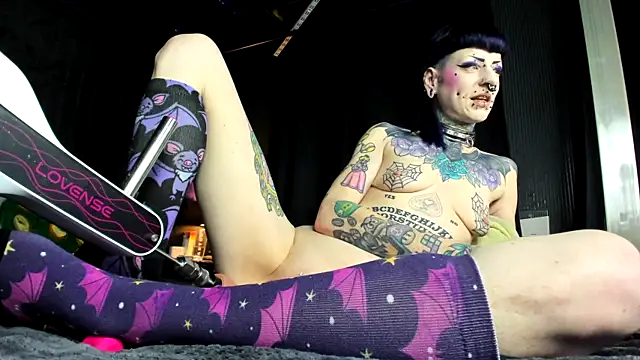 Purple Coffin666 online show from March 2026 07:06:02 PM