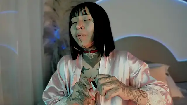 Evangeline bell online show from October 2025 04:27:02 PM