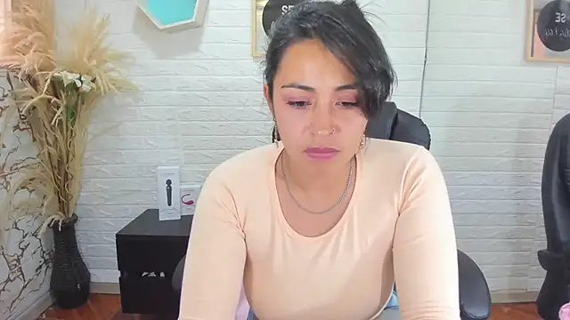 Aisha 09 online show from February 2025 06:37:01 PM