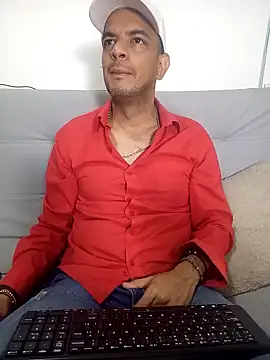 latinmartin73 online show from February 2025 10:40:01 PM