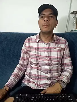 latinmartin73 online show from March 2025 12:48:01 AM