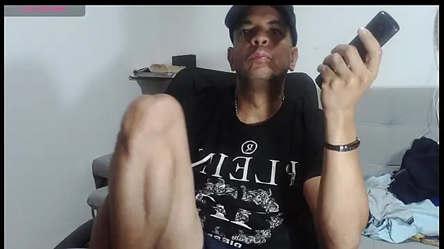 latinmartin73 online show from May 2026 03:45:02 AM