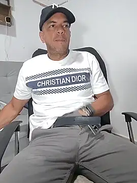 latinmartin73 online show from May 2026 01:34:02 AM