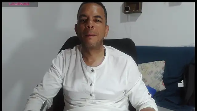 latinmartin73 online show from May 2026 05:12:01 AM
