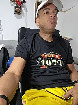 latinmartin73 online show from June 2026 12:54:01 AM
