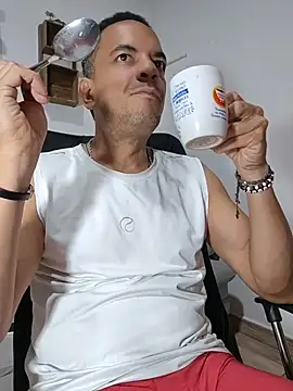 latinmartin73 online show from June 2026 02:53:01 AM