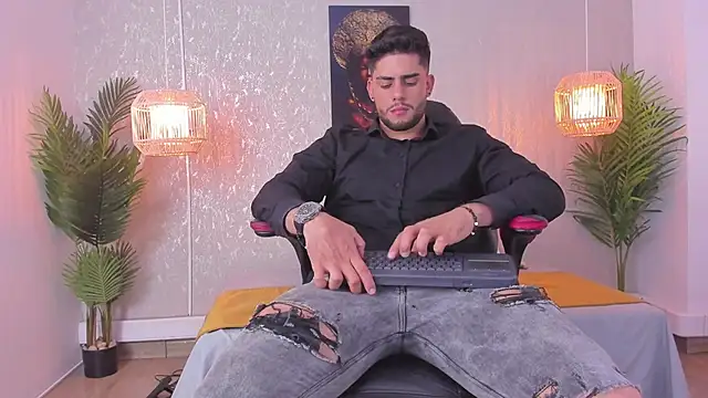 Colt Perci online show from January 2025 04:10:01 AM