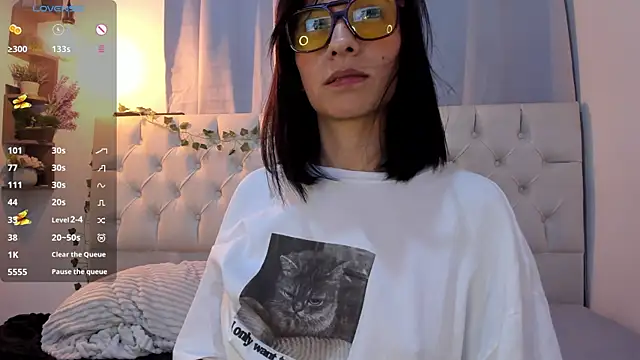 savagequeenbee7 online show from January 2025 12:55:02 AM